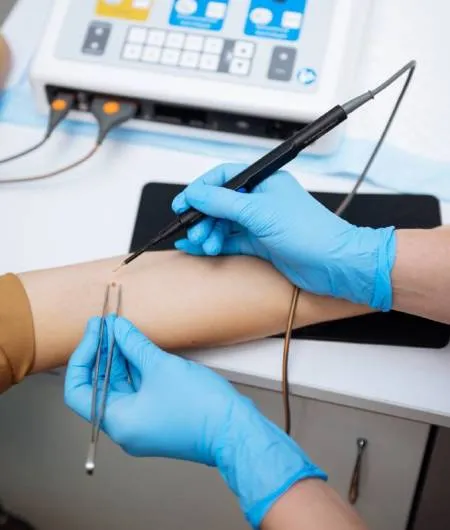 Травмы_нет_круг_белый