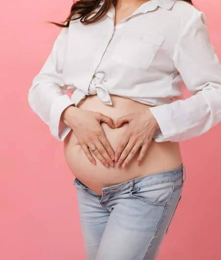 beremennaa-zensina-v-obrezannoi-